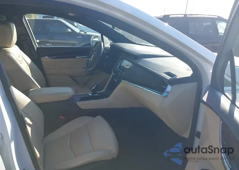 2017 Cadillac Xt5 Luxury z USA, uszkodzony, nr VIN 1GYKNBRS4HZ175265